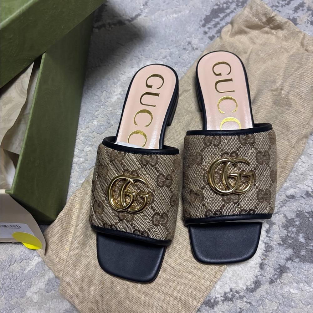 New Gucci 619893 Women's GG Supreme Matelassé Canvas Slide Sandal EU 35 - US 5